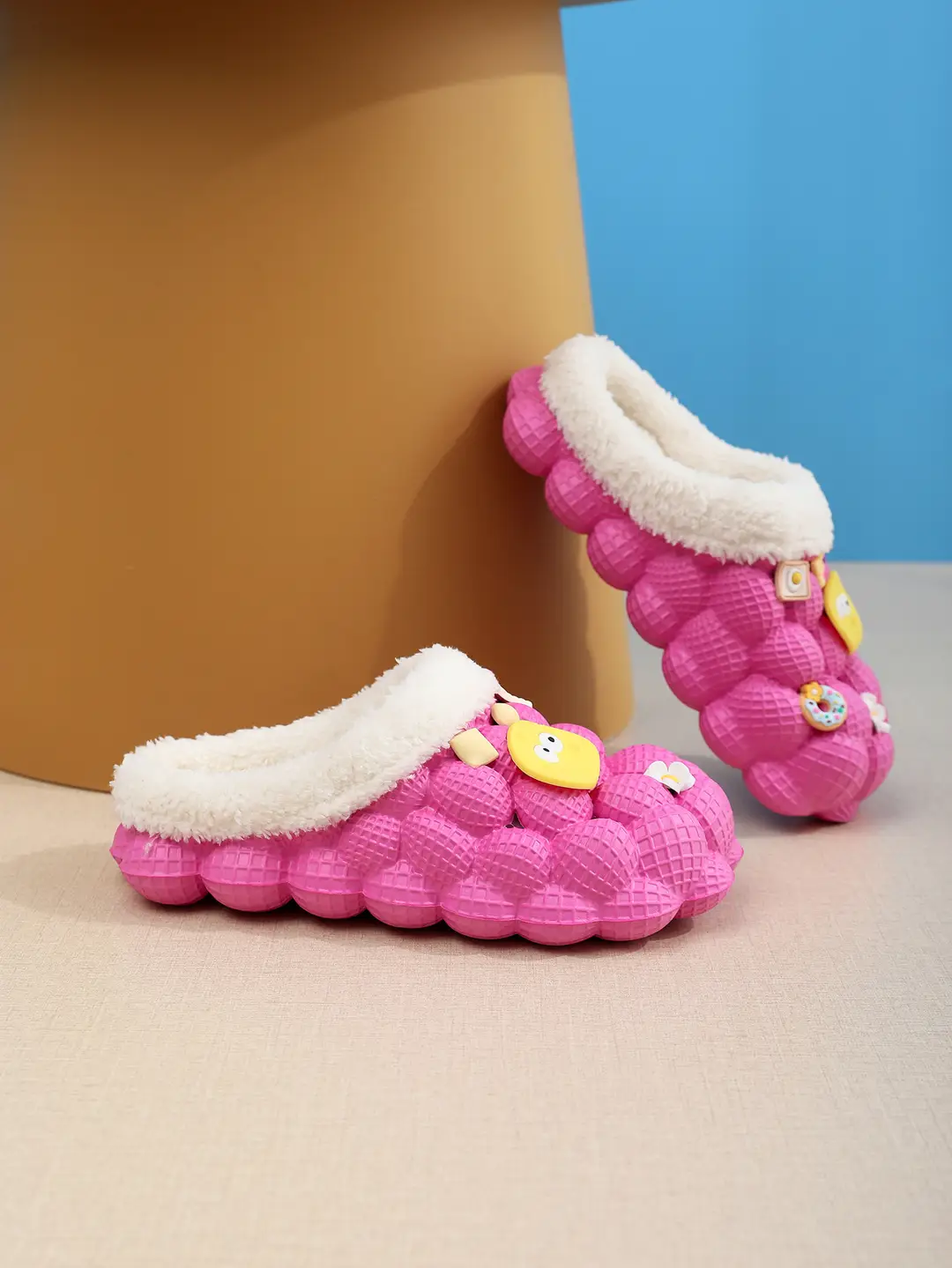2026 Wholesale Cotton Slippers for Home and Outdoor Use, Lychee Pattern Bathroom Slippers for Couples, Non-Slip Eva Cartoon Fashion Winter Cotton Slippers Trendy — feature 15