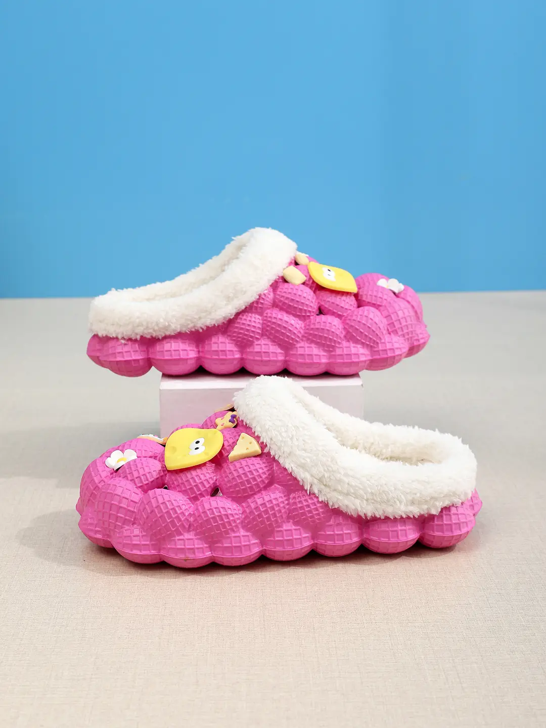 2026 Wholesale Cotton Slippers for Home and Outdoor Use, Lychee Pattern Bathroom Slippers for Couples, Non-Slip Eva Cartoon Fashion Winter Cotton Slippers Trendy — feature 16