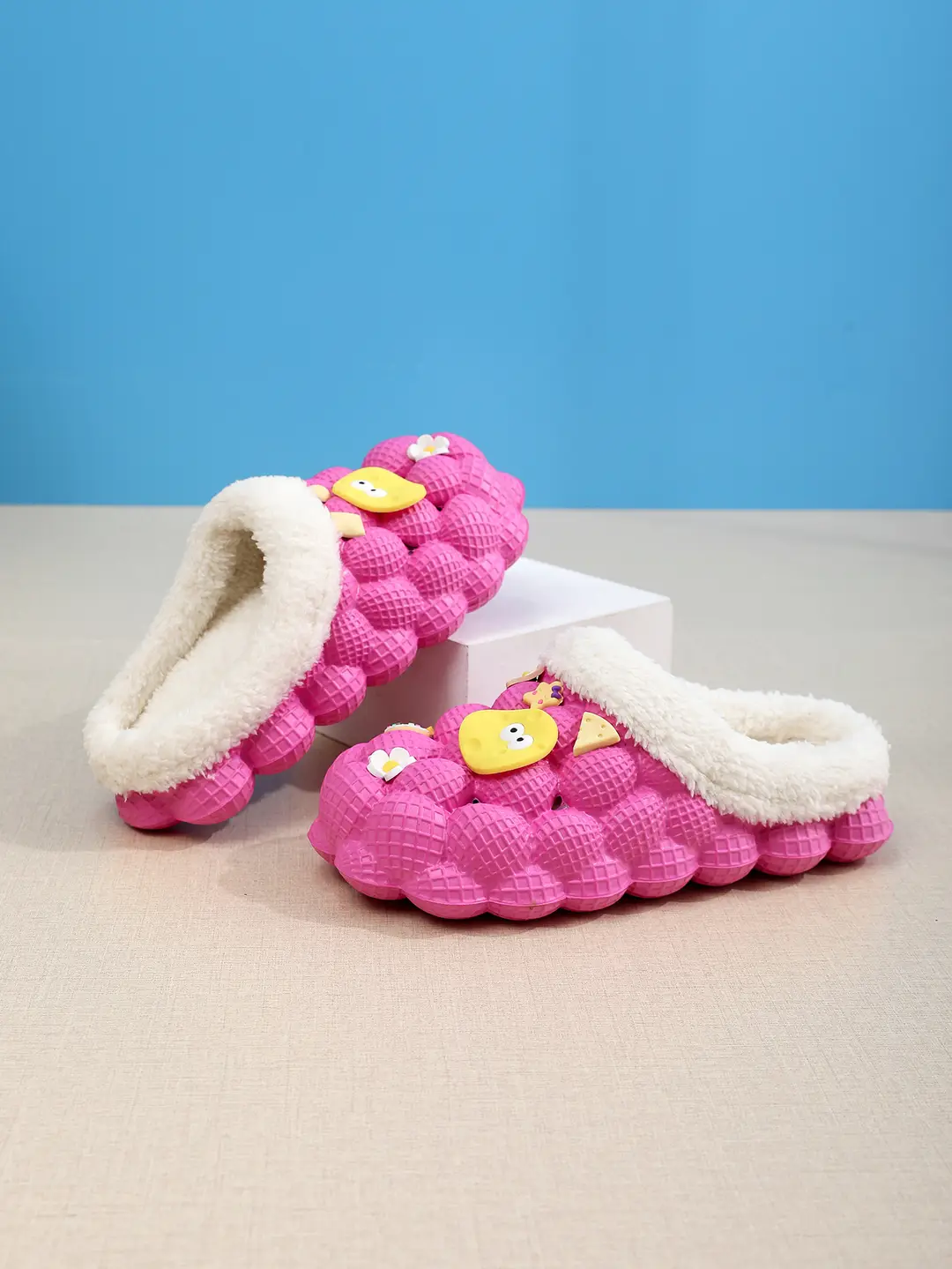 2026 Wholesale Cotton Slippers for Home and Outdoor Use, Lychee Pattern Bathroom Slippers for Couples, Non-Slip Eva Cartoon Fashion Winter Cotton Slippers Trendy — feature 17