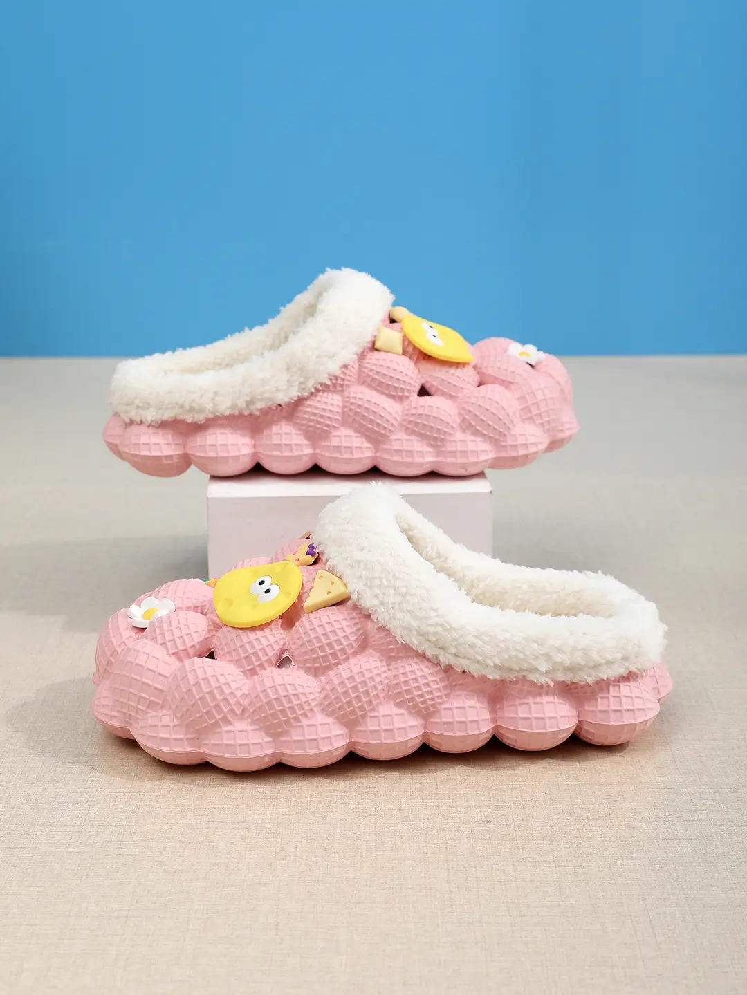 2026 Wholesale Cotton Slippers for Home and Outdoor Use, Lychee Pattern Bathroom Slippers for Couples, Non-Slip Eva Cartoon Fashion Winter Cotton Slippers Trendy — feature 21