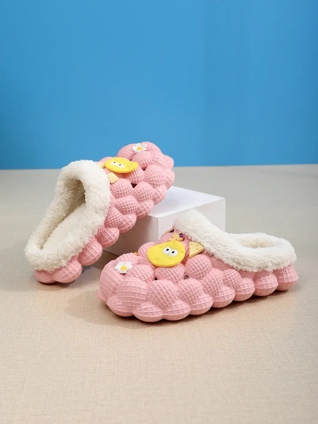 2026 Wholesale Cotton Slippers for Home and Outdoor Use, Lychee Pattern Bathroom Slippers for Couples, Non-Slip Eva Cartoon Fashion Winter Cotton Slippers Trendy — feature 22