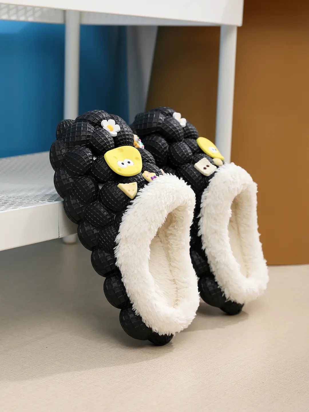 2026 Wholesale Cotton Slippers for Home and Outdoor Use, Lychee Pattern Bathroom Slippers for Couples, Non-Slip Eva Cartoon Fashion Winter Cotton Slippers Trendy — feature 7