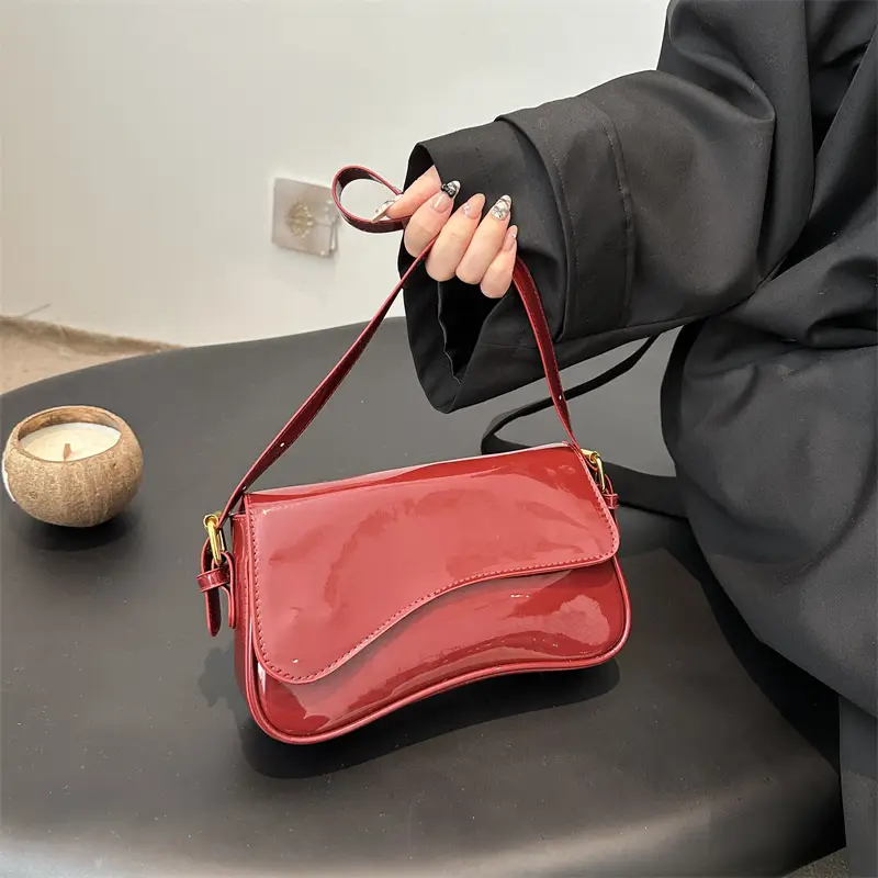 White Retro Shoulder Crossbody Bag for Women - Image 8