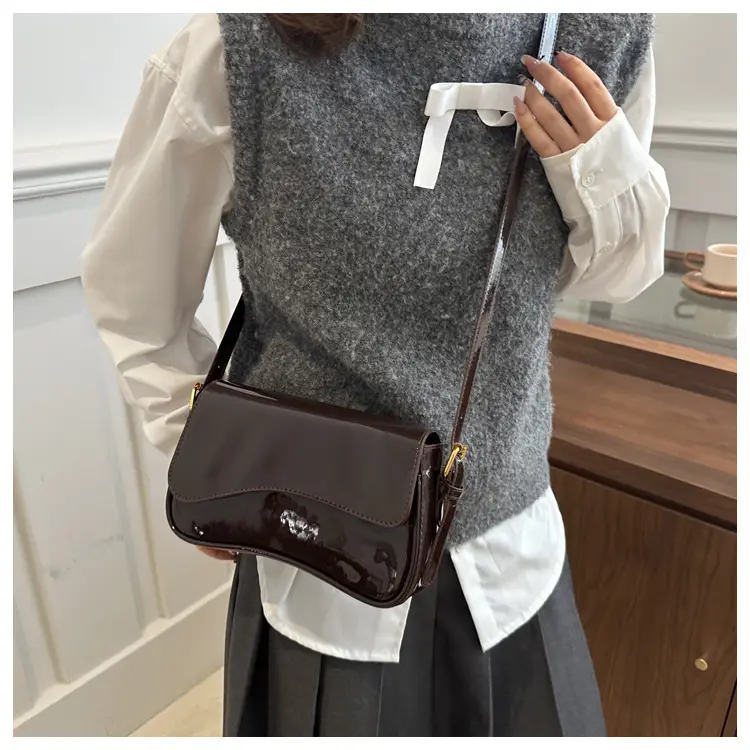 White Retro Shoulder Crossbody Bag for Women — feature 11
