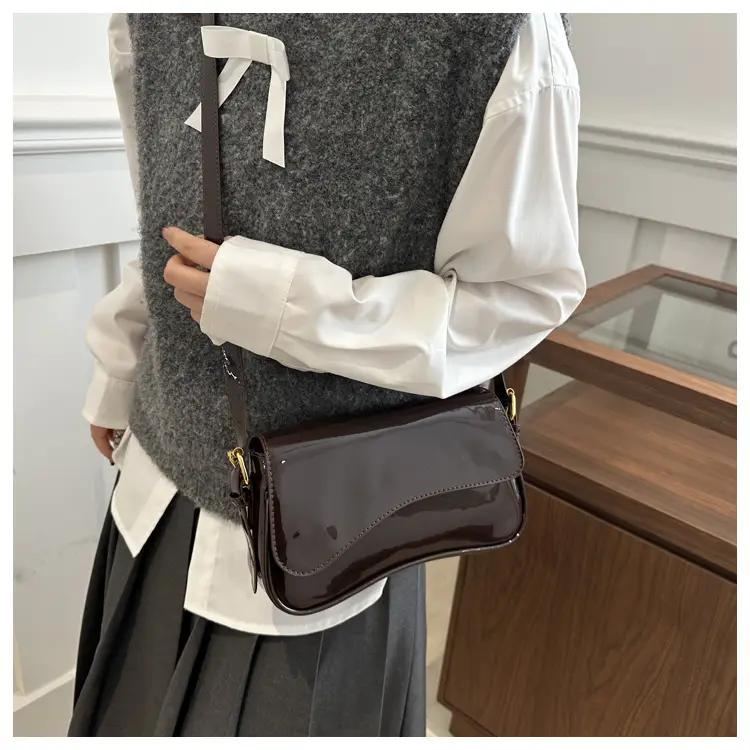 White Retro Shoulder Crossbody Bag for Women — feature 12