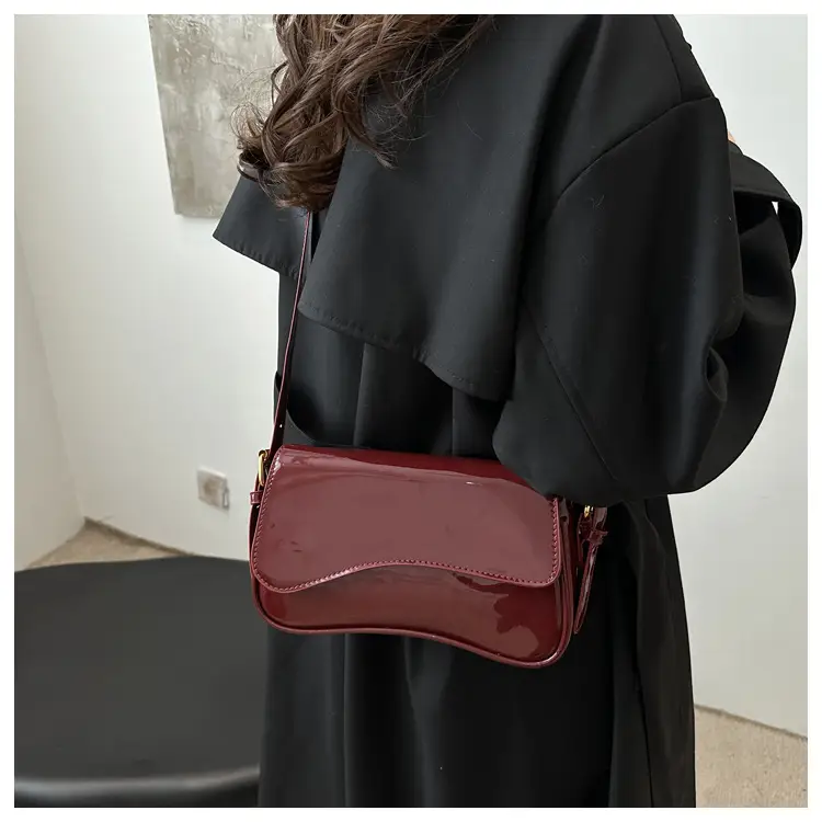 White Retro Shoulder Crossbody Bag for Women — feature 17