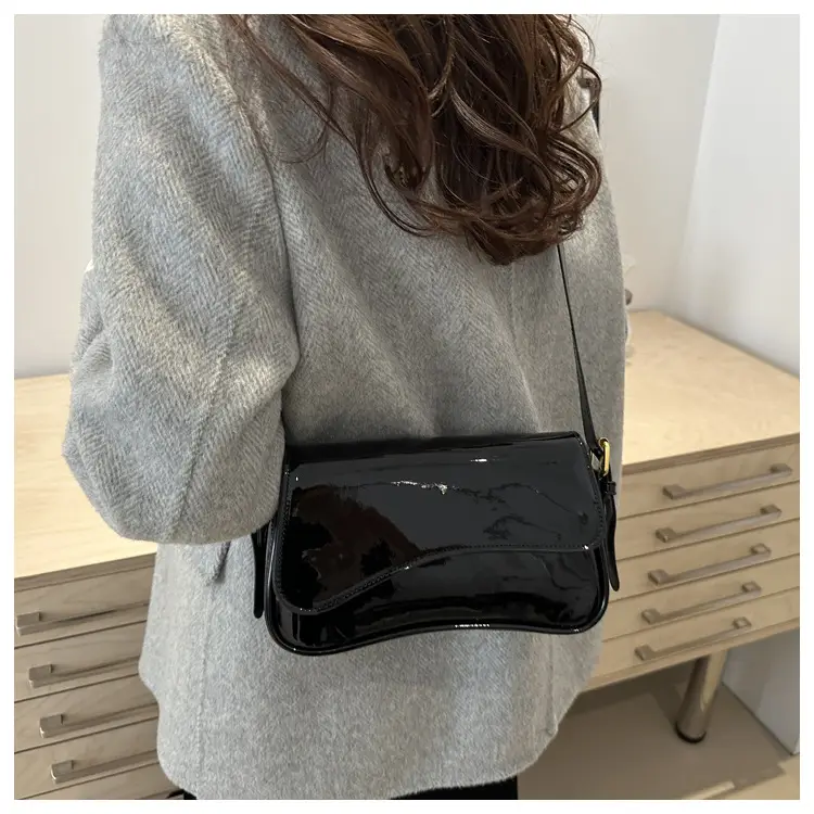 White Retro Shoulder Crossbody Bag for Women — feature 8