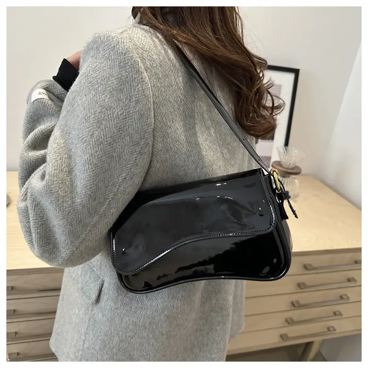 White Retro Shoulder Crossbody Bag for Women — feature 9