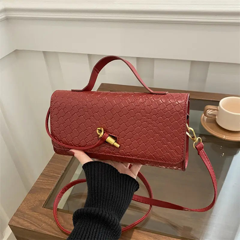 White Woven Korean Style Shoulder Bag with Gold Clasp - Image 5