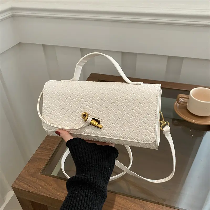 White Woven Korean Style Shoulder Bag with Gold Clasp - Image 7