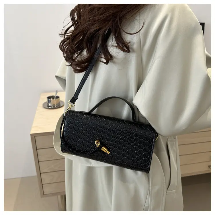 White Woven Korean Style Shoulder Bag with Gold Clasp — feature 11