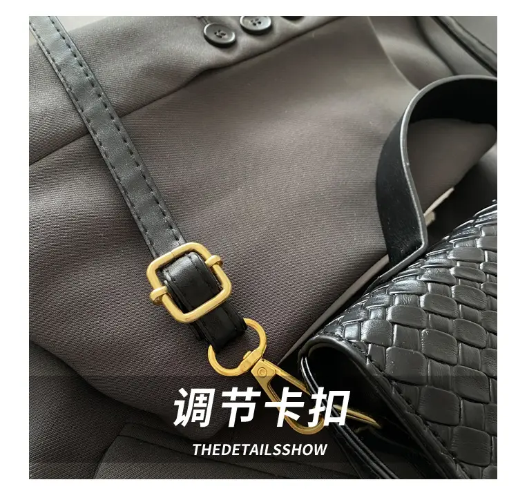 White Woven Korean Style Shoulder Bag with Gold Clasp — feature 3