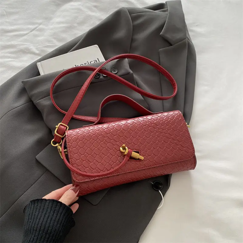 White Woven Korean Style Shoulder Bag with Gold Clasp - Image 3