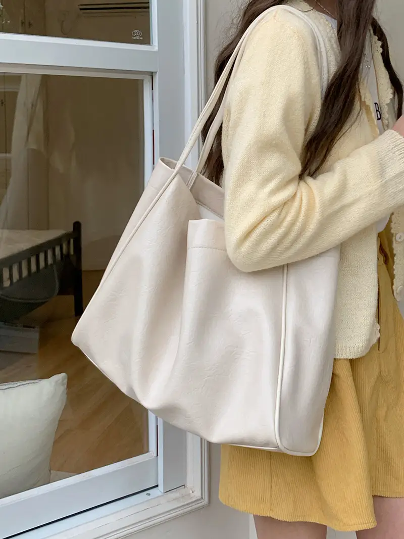Silver Large Capacity Women's Shoulder Bag - Image 6