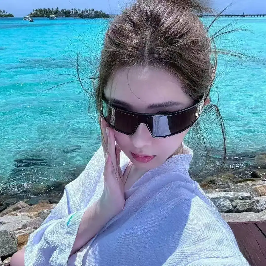 Double Headband Sunglasses with UV Protection β feature 8