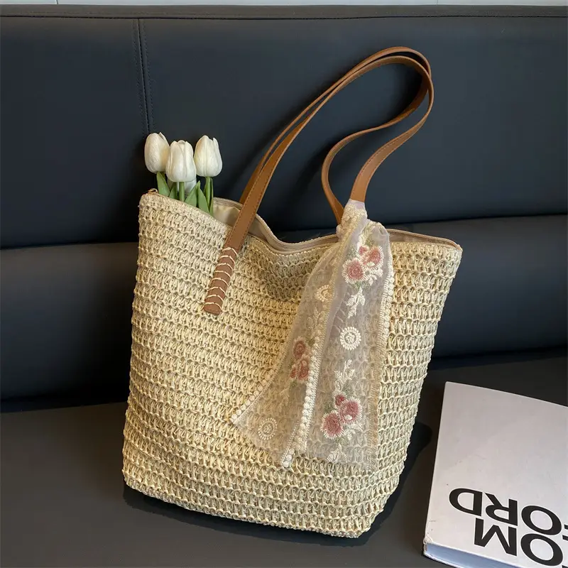 Women Straw Bag with Embroidered Handle 2025 - Image 3