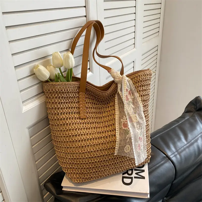 Women Straw Bag with Embroidered Handle 2025 - Image 4