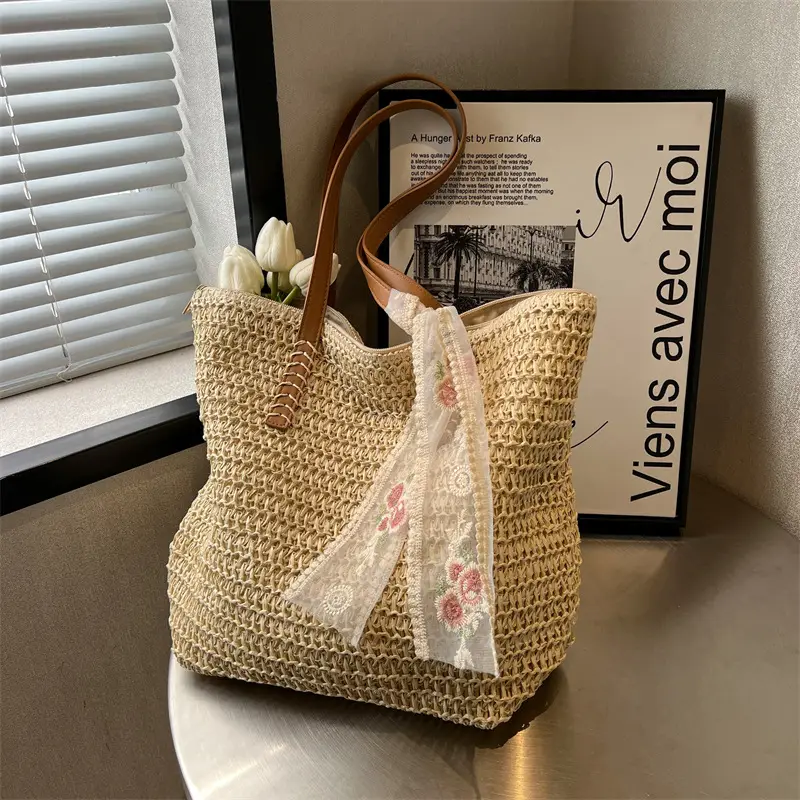 Women Straw Bag with Embroidered Handle 2025 - Image 5