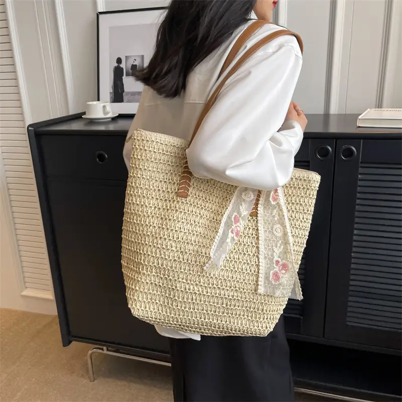 Women Straw Bag with Embroidered Handle 2025 - Image 6