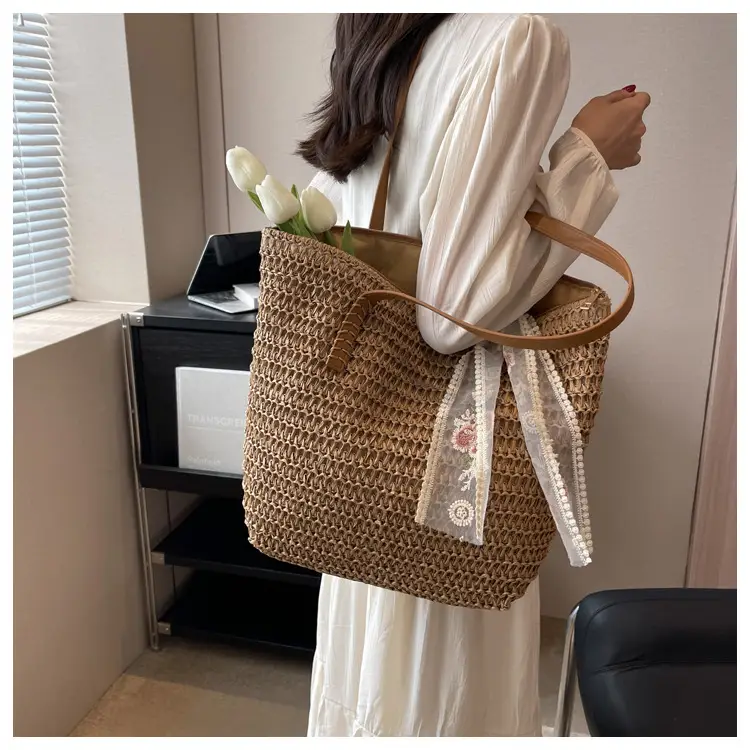 Women Straw Bag with Embroidered Handle 2025 — feature 11
