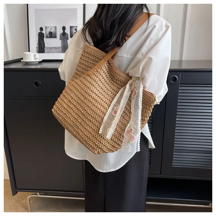 Women Straw Bag with Embroidered Handle 2025 — feature 17