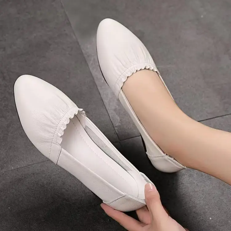 Spring 2025 New Soft Leather Shallow Mouth Flat Shoes Women's All-match Beef Sole Soft Sole Non-slip Work Shoes for Women - Image 2