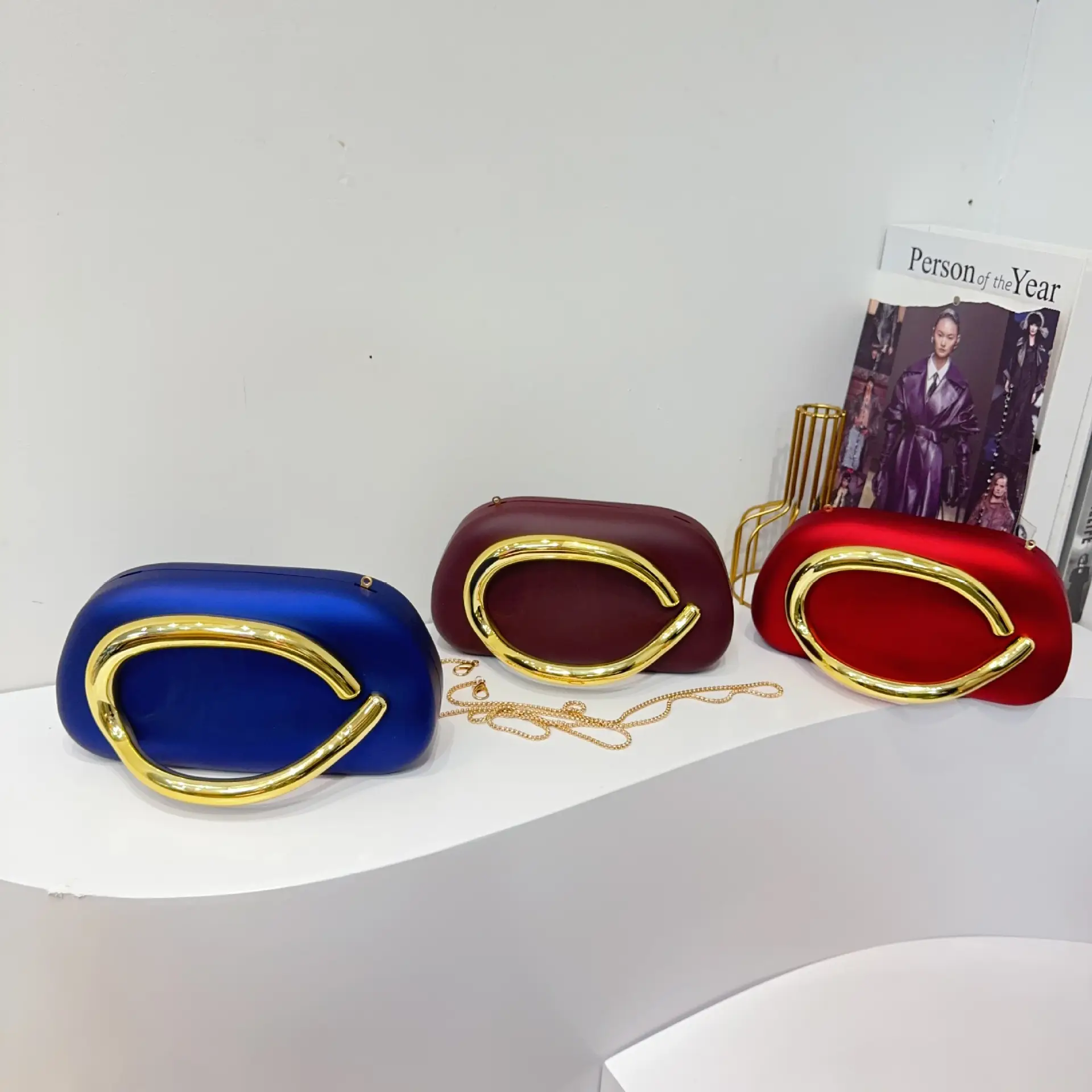 Vintage Metal Crossbody Bags for Women — feature 11
