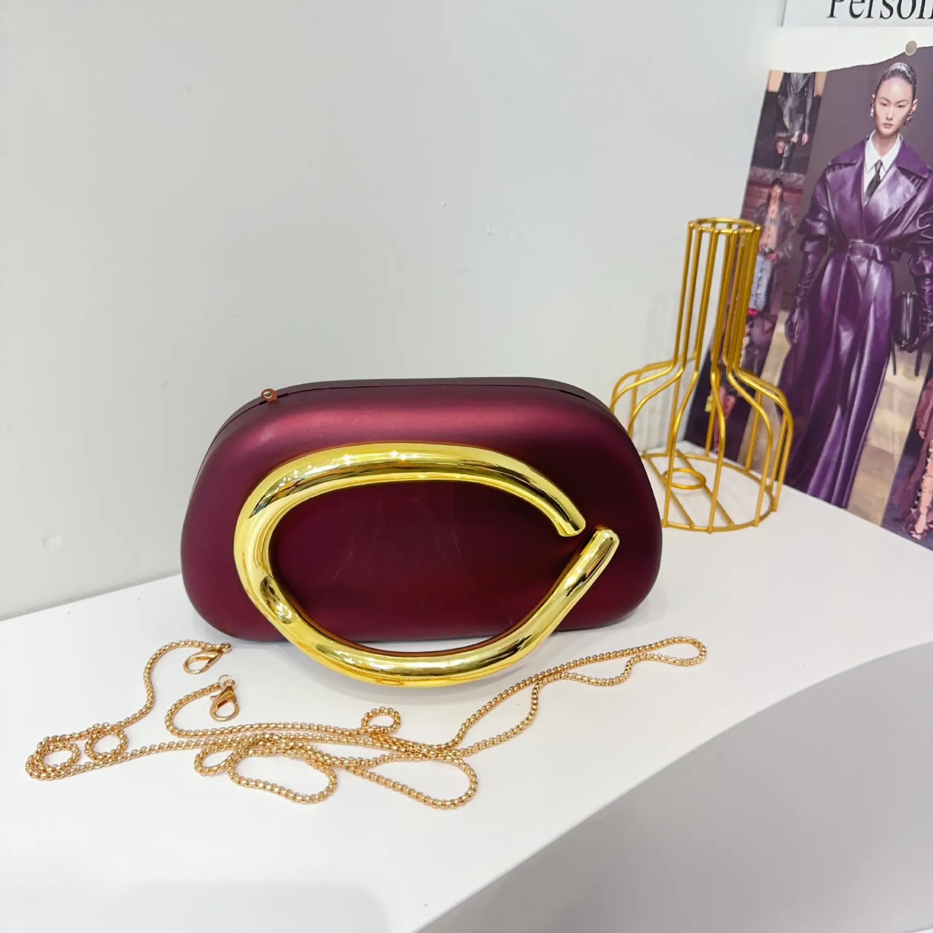 Vintage Metal Crossbody Bags for Women — feature 17