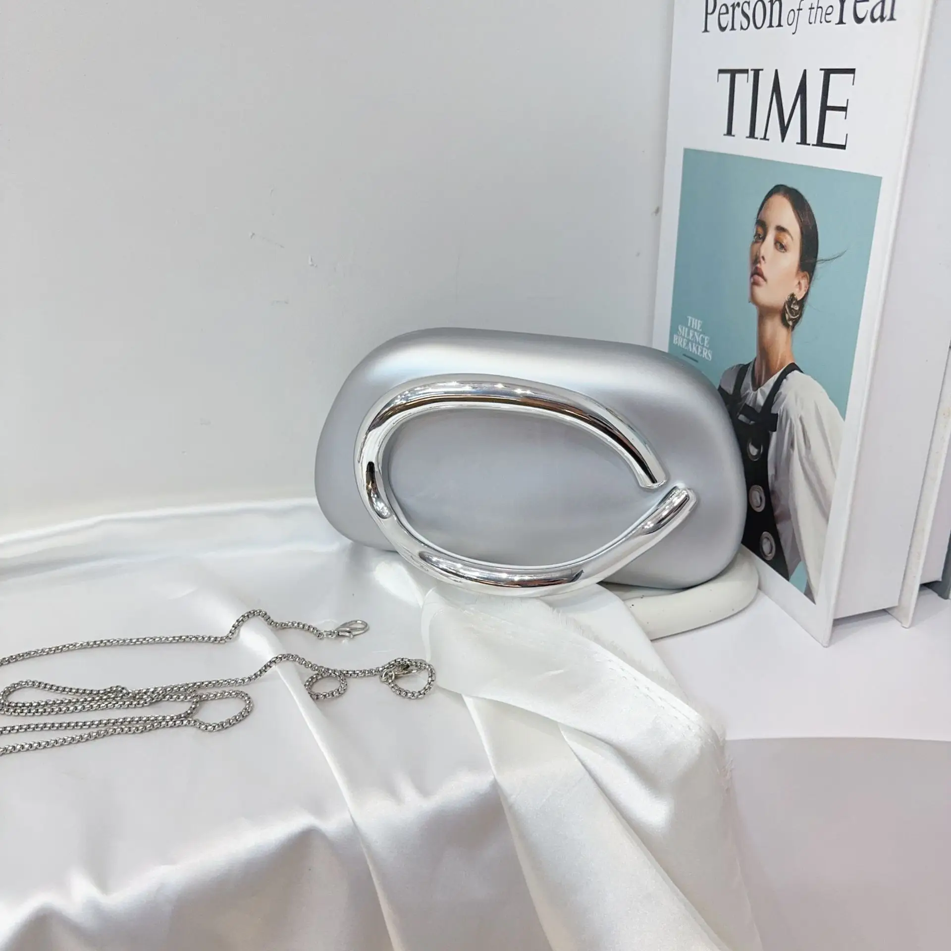 Vintage Metal Crossbody Bags for Women — feature 25