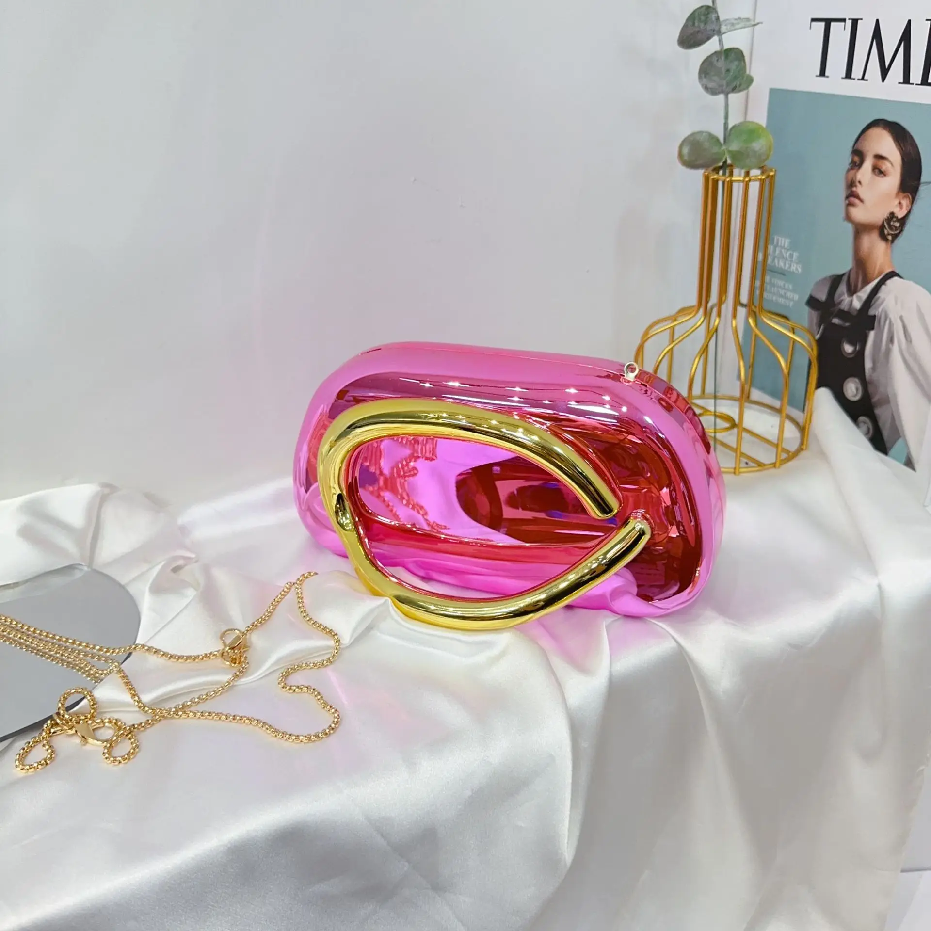 Vintage Metal Crossbody Bags for Women — feature 34