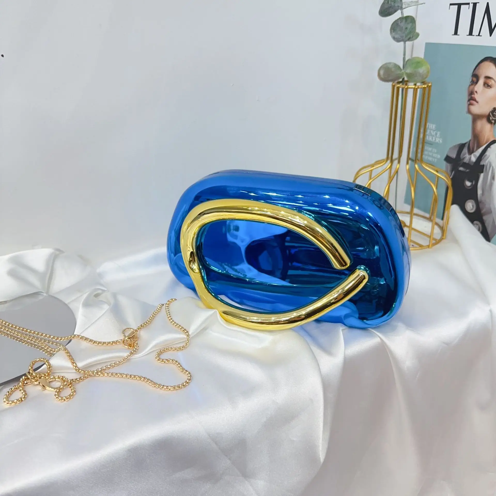 Vintage Metal Crossbody Bags for Women — feature 35