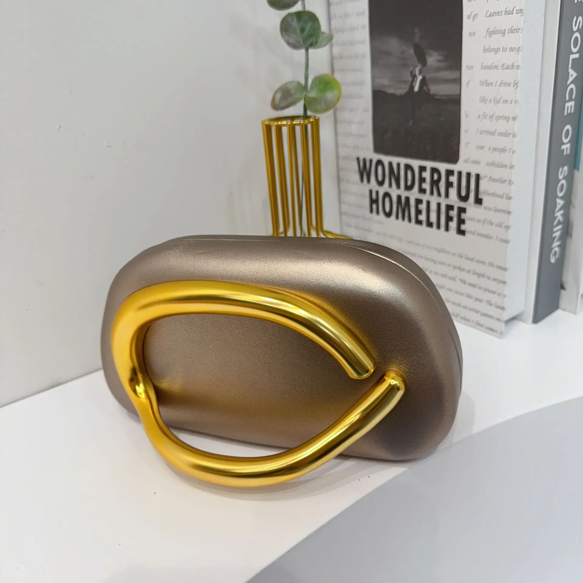 Vintage Metal Crossbody Bags for Women — feature 47
