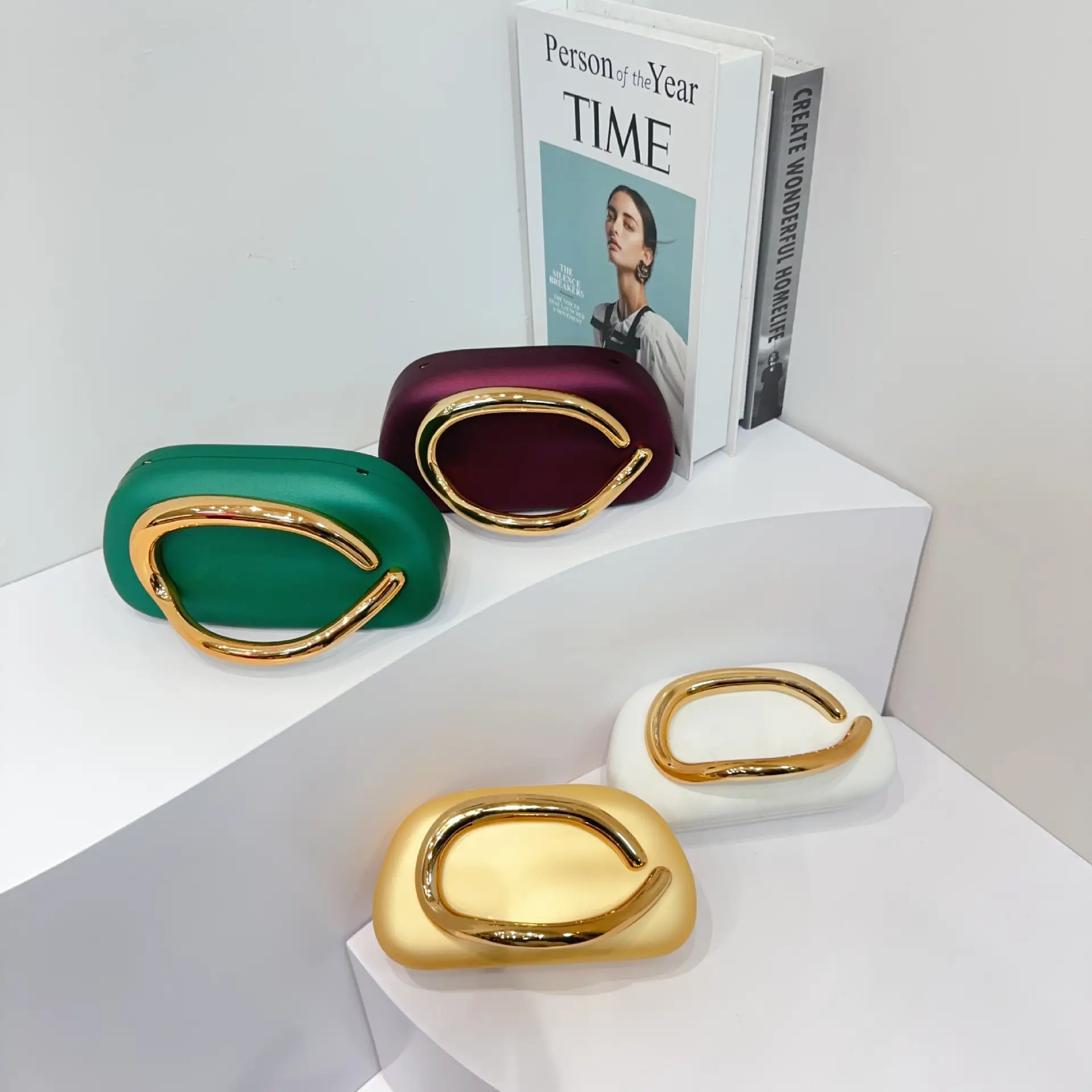 Vintage Metal Crossbody Bags for Women — feature 8