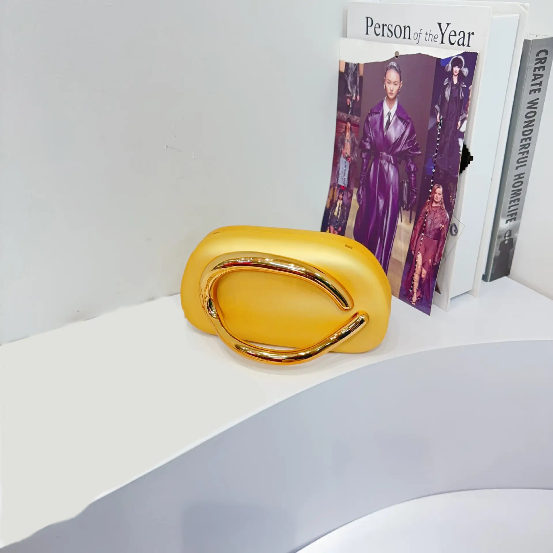 Vintage Metal Crossbody Bags for Women - Image 3