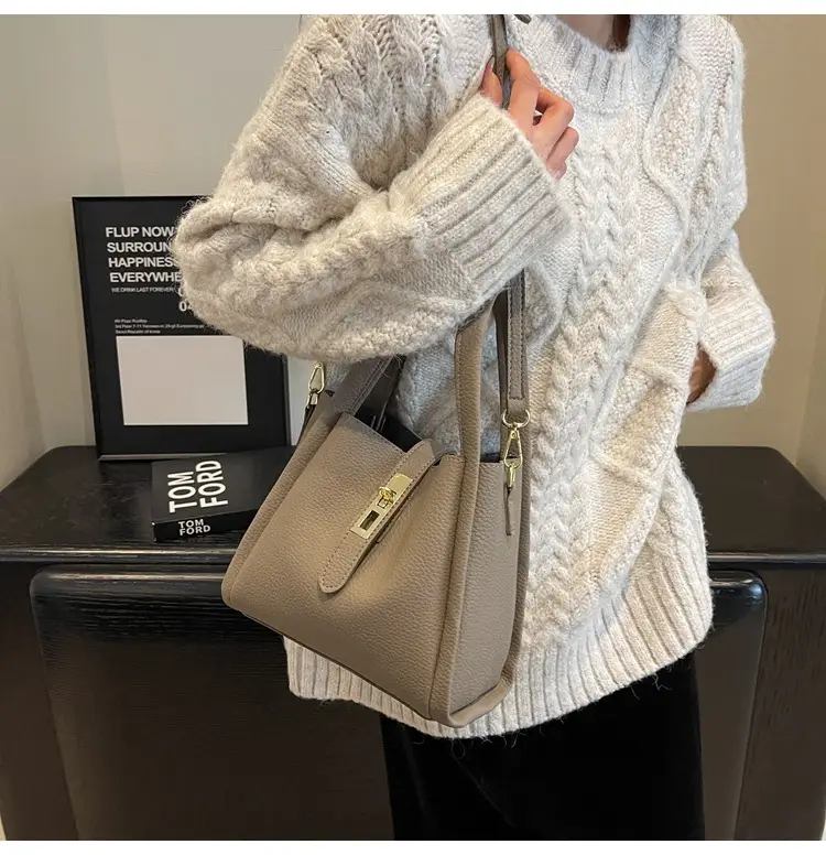 Women Textured Shoulder Bag Brown Large Capacity Commuting — feature 16