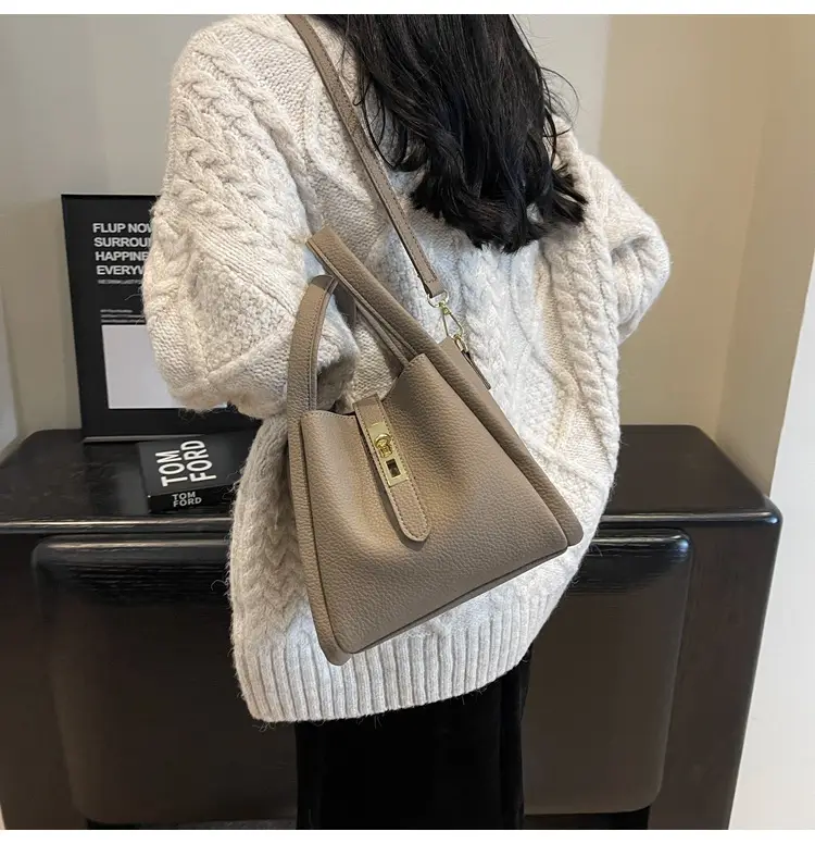 Women Textured Shoulder Bag Brown Large Capacity Commuting — feature 17