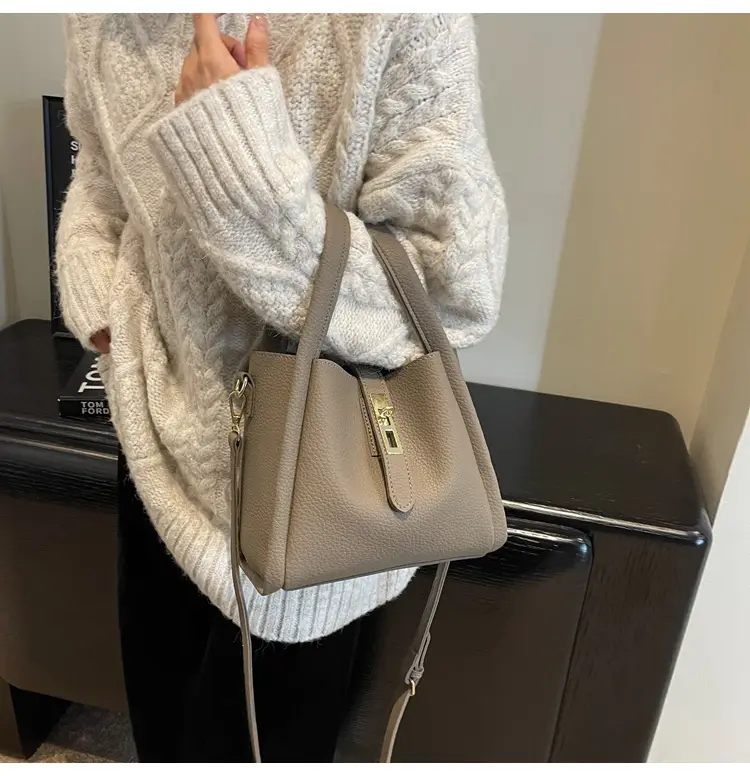 Women Textured Shoulder Bag Brown Large Capacity Commuting — feature 18