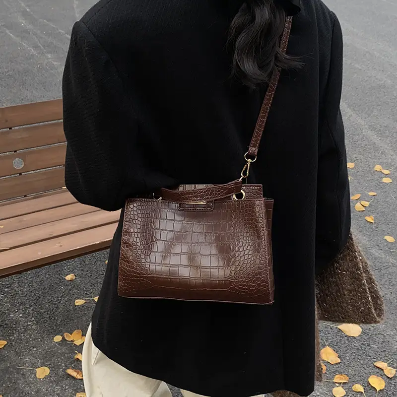 Black Croc Textured Shoulder Bag with Gold Clasp - Image 8
