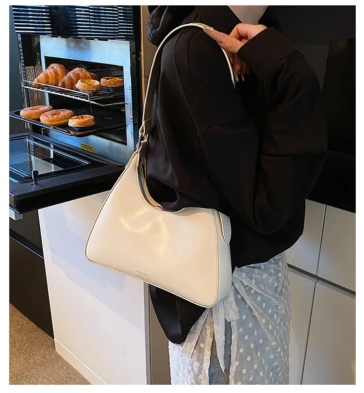 White Korean Style Shoulder Bag 2025 New — feature 1