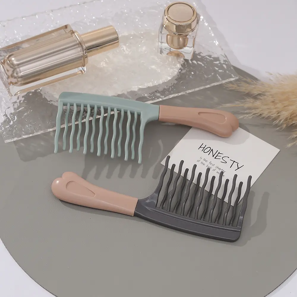 Double-row wave comb for scalp massage anti-styling curly hair — feature 1