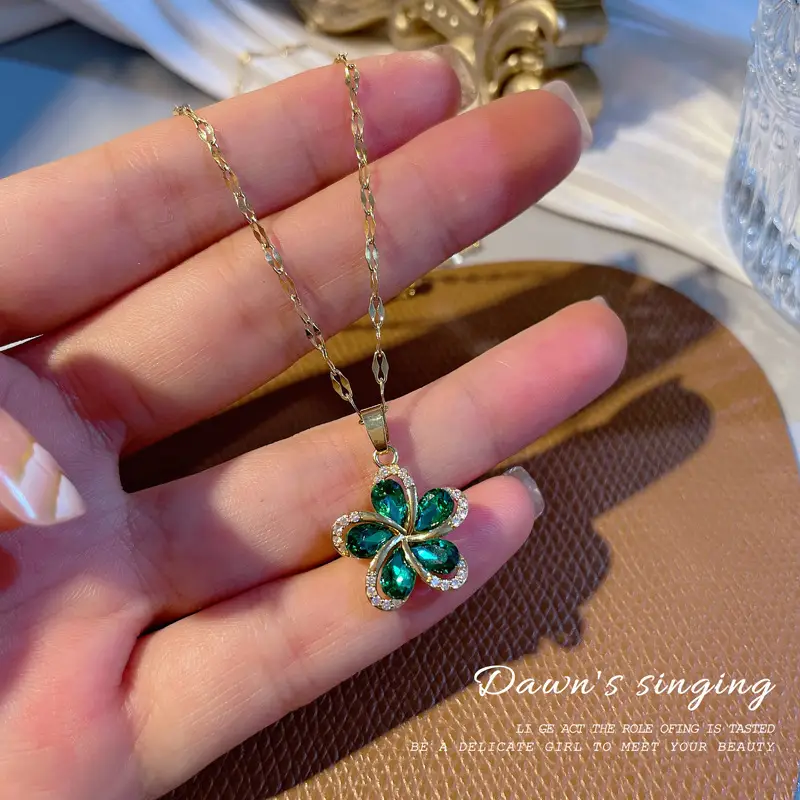 Green Snowflake Titanium Necklace for Women β feature 3