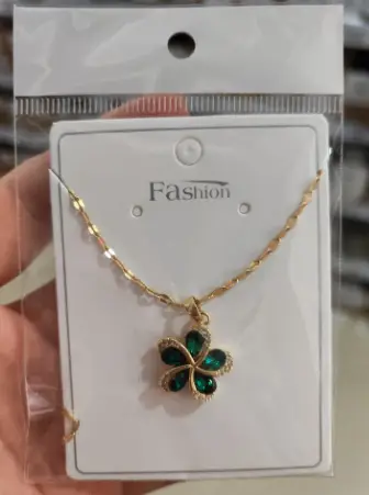 Green Snowflake Titanium Necklace for Women β feature 4