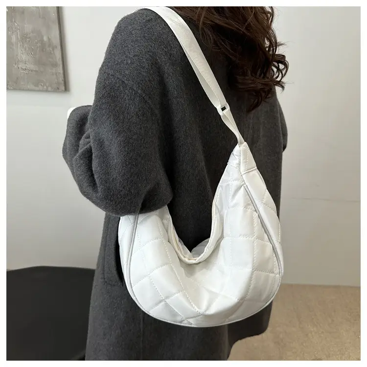 Foreign-style Large Cap Bag 2025 New Trend Fashion Niche Shoulder Bag — feature 40