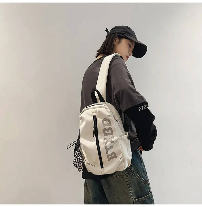 Lightweight Crossbody Bag for Men Women 2025 — feature 13
