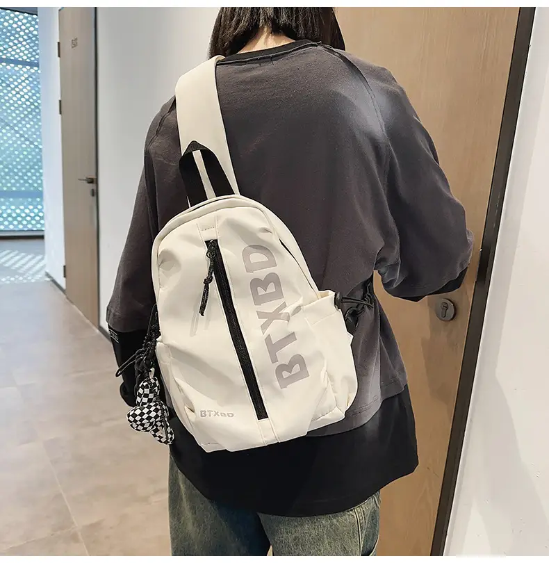 Lightweight Crossbody Bag for Men Women 2025 — feature 15