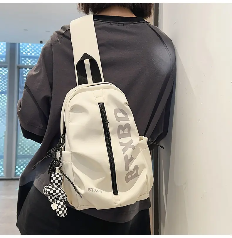 Lightweight Crossbody Bag for Men Women 2025 — feature 18