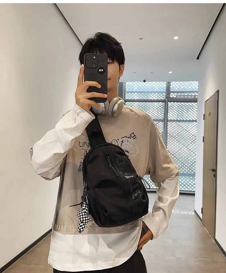 Lightweight Crossbody Bag for Men Women 2025 — feature 2