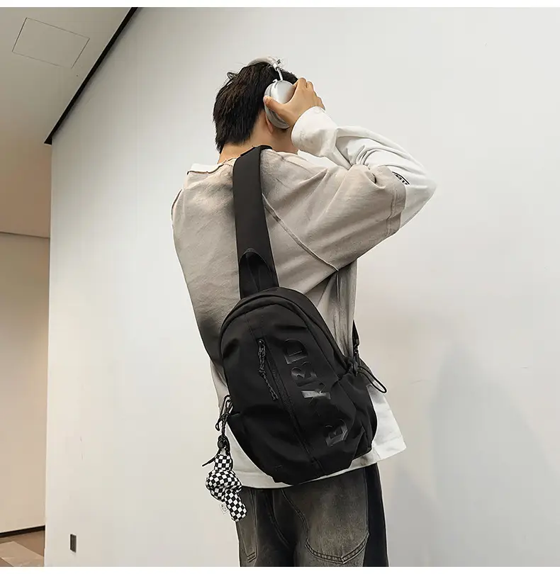 Lightweight Crossbody Bag for Men Women 2025 — feature 34