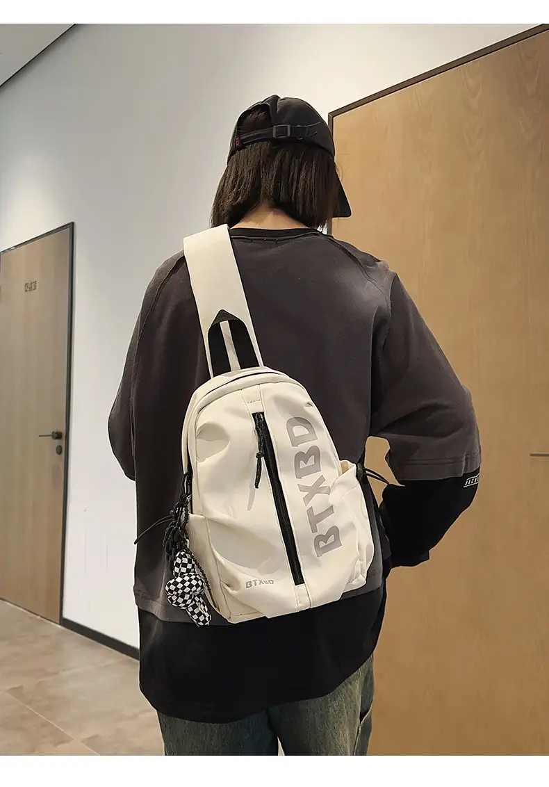 Lightweight Crossbody Bag for Men Women 2025 — feature 8