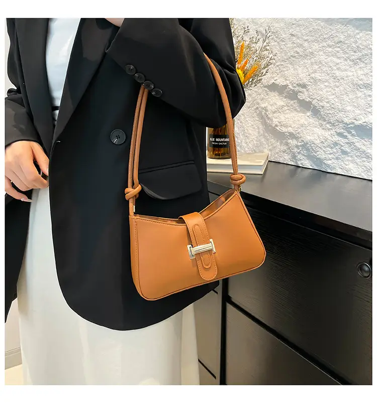 Red Luxurious Shoulder Crossbody Bag with Gold Clasp — feature 13